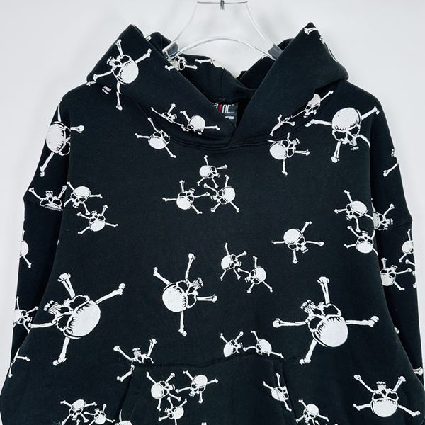 ブランドパーカー側面デザイン